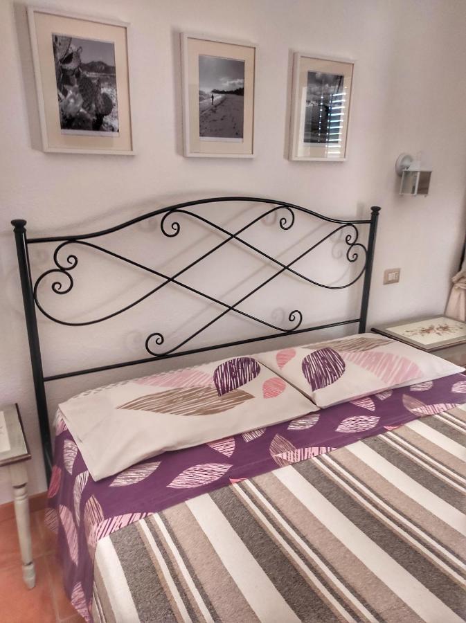 STELLA DORADA BEDROOMS a 5 minuti dal mare, con clima, balcone, frigo, zanzariere e TV