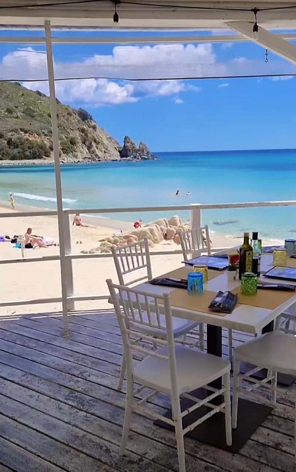 STELLA DORADA BEDROOMS a 5 minuti dal mare, con clima, balcone, frigo, zanzariere e TV